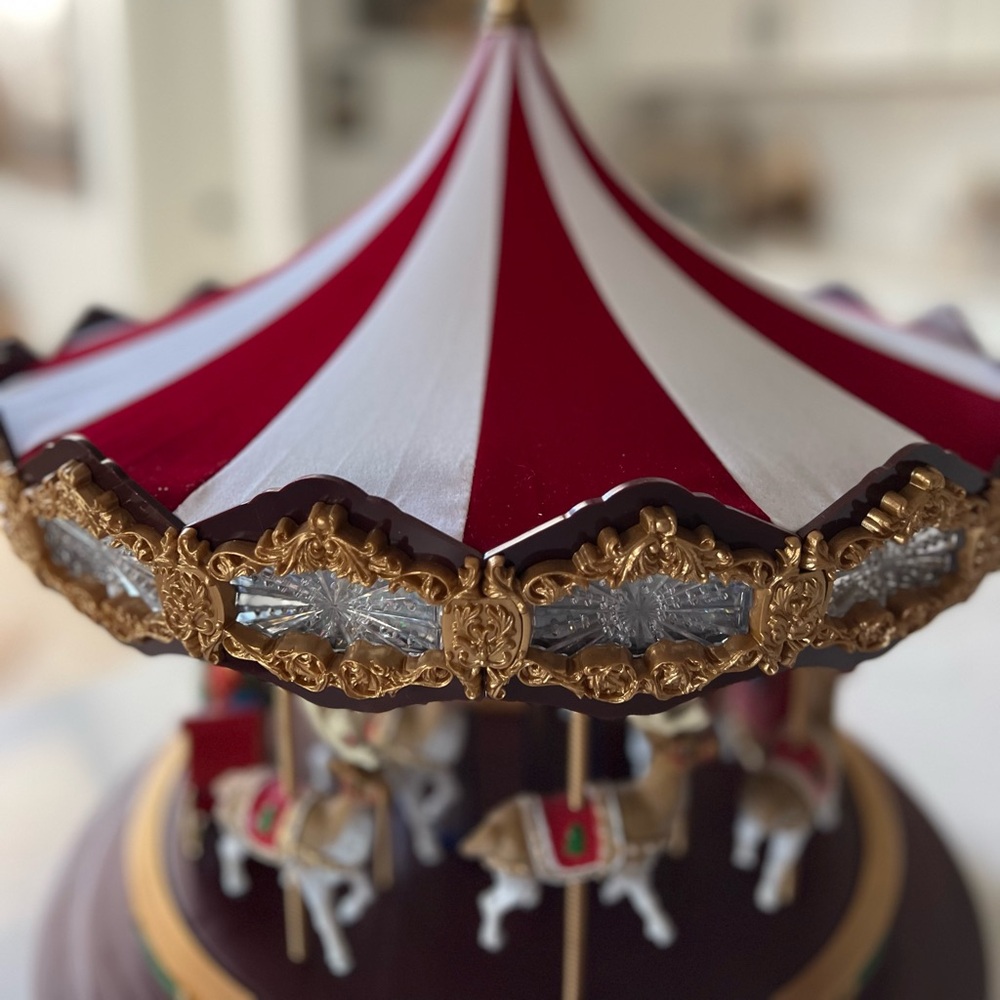 Marquee Deluxe Carousel With Box - Cracker Barrel - Picture 6 of 8